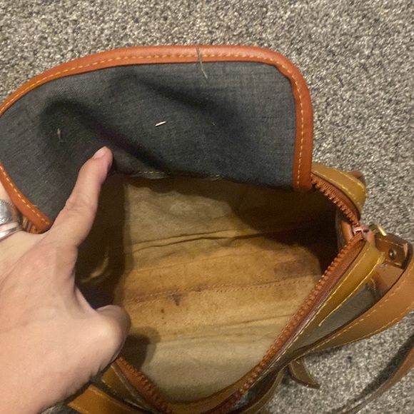 Dooney and Bourke Vintage Leather Purse - Picture 9 of 11